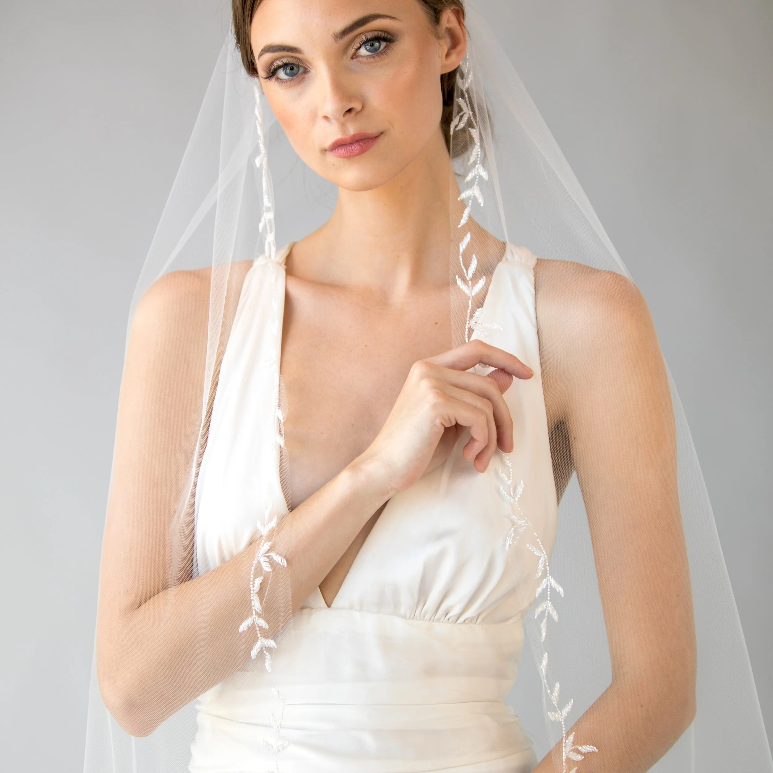 Miss Veil( ミスヴェール) Embellished leaf and vine Coco bridal veil by Justine M Couture
